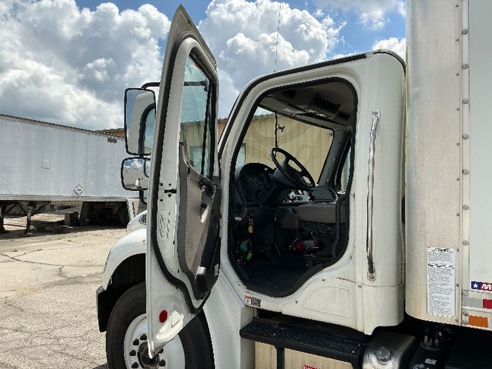 Medium Duty Box Truck-Light and Medium Duty Trucks-Freightliner-2021-M2-Homewood-AL-277,928\n\t\tmiles-$ 35,250 - Image 16