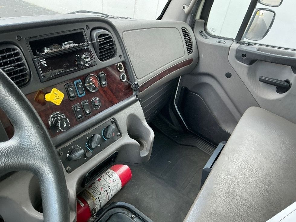 Medium Duty Box Truck-Light and Medium Duty Trucks-Freightliner-2021-M2-Homewood-AL-277,928\n\t\tmiles-$ 35,250 - Image 17