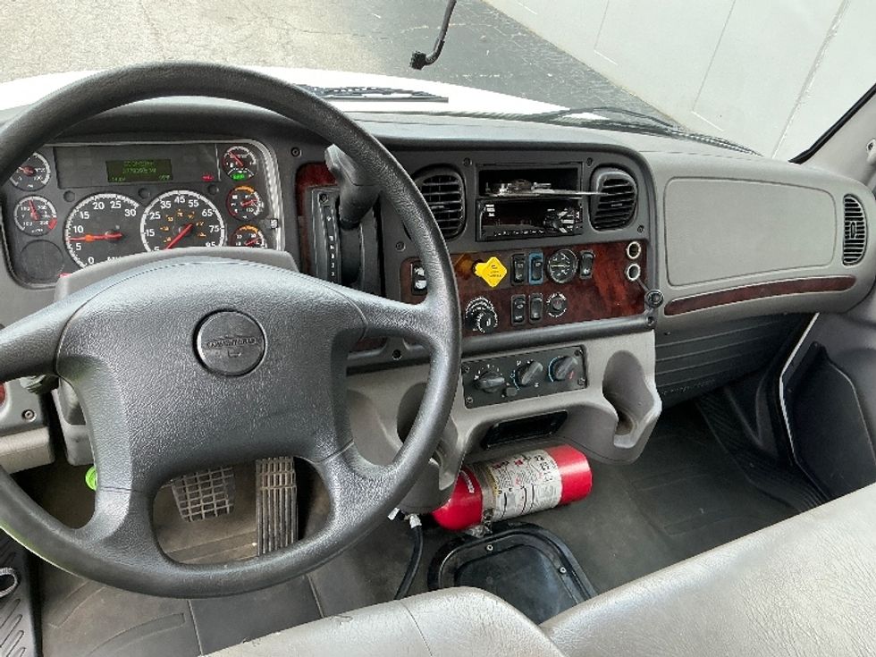 Medium Duty Box Truck-Light and Medium Duty Trucks-Freightliner-2021-M2-Homewood-AL-277,928\n\t\tmiles-$ 35,250 - Image 18