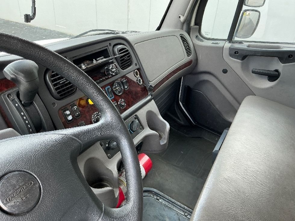 Medium Duty Box Truck-Light and Medium Duty Trucks-Freightliner-2021-M2-Homewood-AL-277,928\n\t\tmiles-$ 35,250 - Image 19