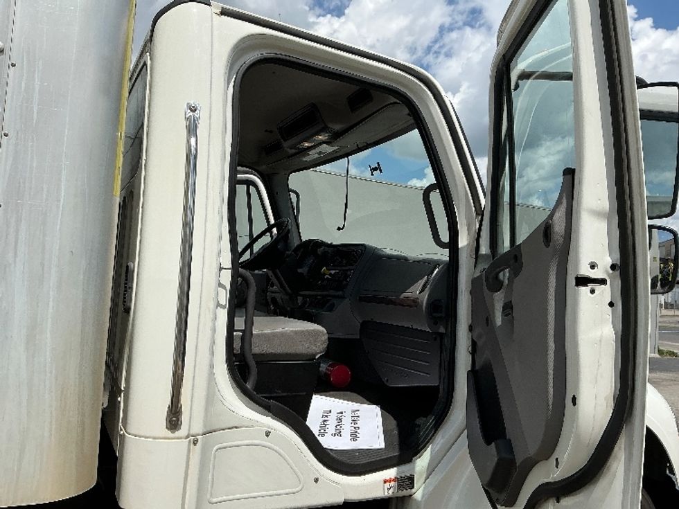 Medium Duty Box Truck-Light and Medium Duty Trucks-Freightliner-2021-M2-Homewood-AL-277,928\n\t\tmiles-$ 35,250 - Image 20