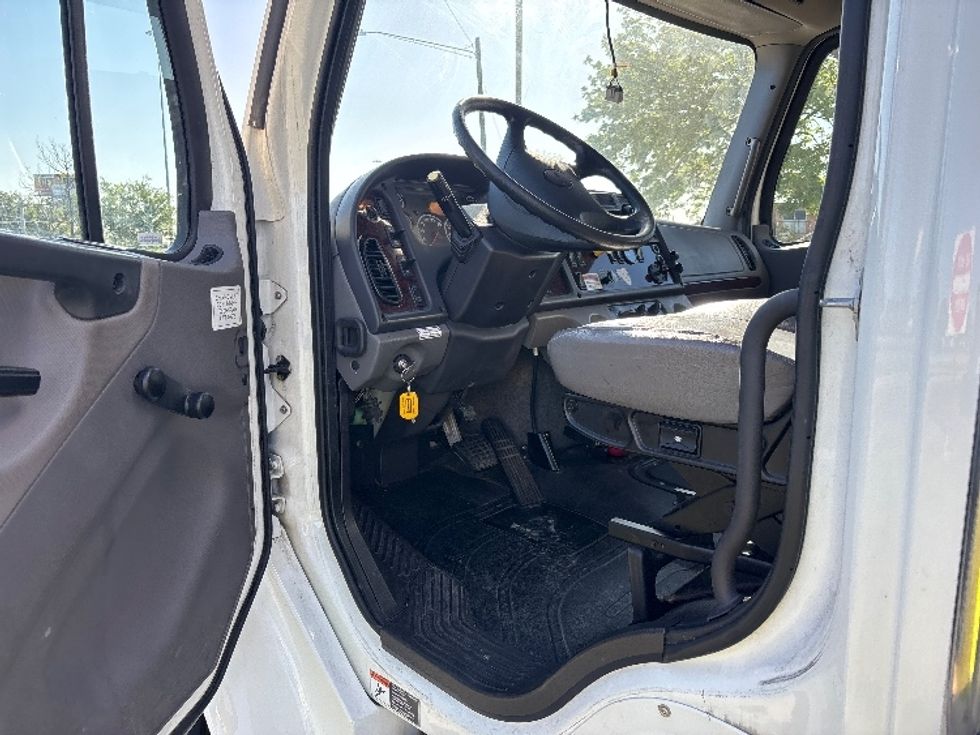 2021 Freightliner M2 106 Medium Duty photo 12