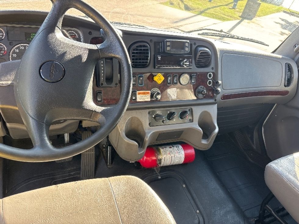 2021 Freightliner M2 106 Medium Duty photo 13