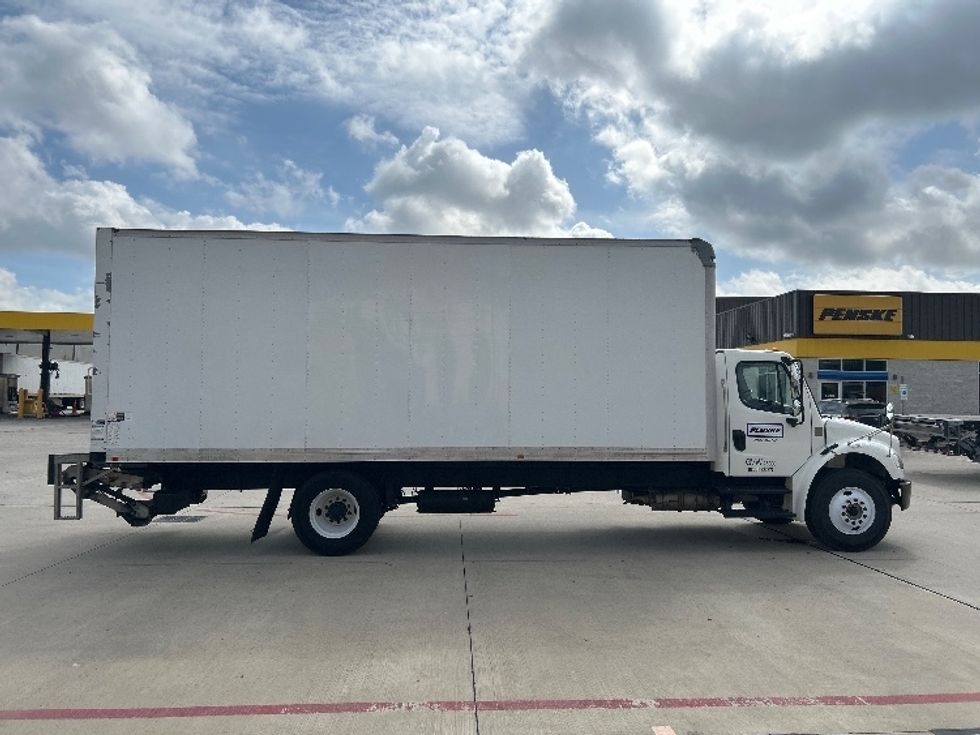 Medium Duty Box Truck-Light and Medium Duty Trucks-Freightliner-2021-M2-Houston-TX-125,351\n\t\tmiles-$ 65,750 - Image 15