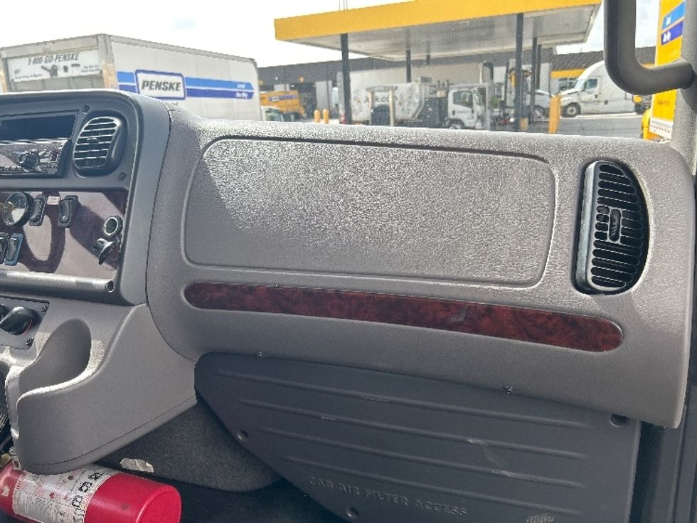 Medium Duty Box Truck-Light and Medium Duty Trucks-Freightliner-2021-M2-Houston-TX-125,351\n\t\tmiles-$ 65,750 - Image 21