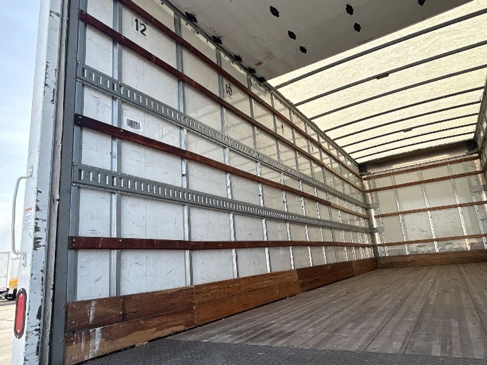 Medium Duty Box Truck-Light and Medium Duty Trucks-Freightliner-2021-M2-Houston-TX-142,872\n\t\tmiles-$ 62,250 - Image 11