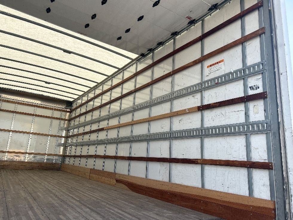 Medium Duty Box Truck-Light and Medium Duty Trucks-Freightliner-2021-M2-Houston-TX-142,872\n\t\tmiles-$ 62,250 - Image 12