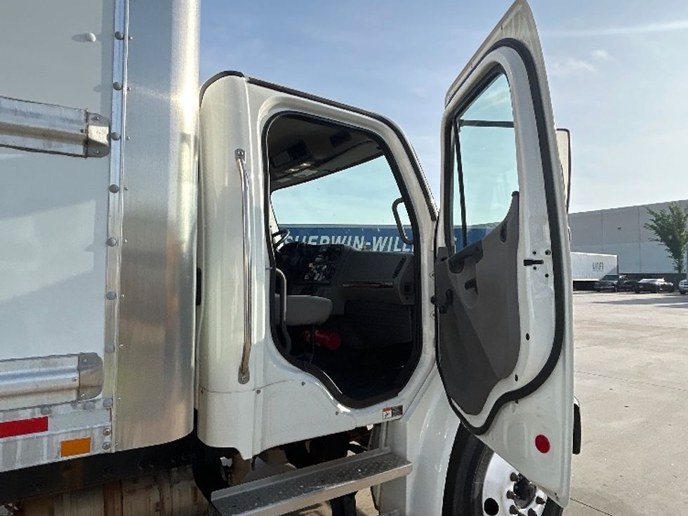 Medium Duty Box Truck-Light and Medium Duty Trucks-Freightliner-2021-M2-Houston-TX-142,872\n\t\tmiles-$ 62,250 - Image 20