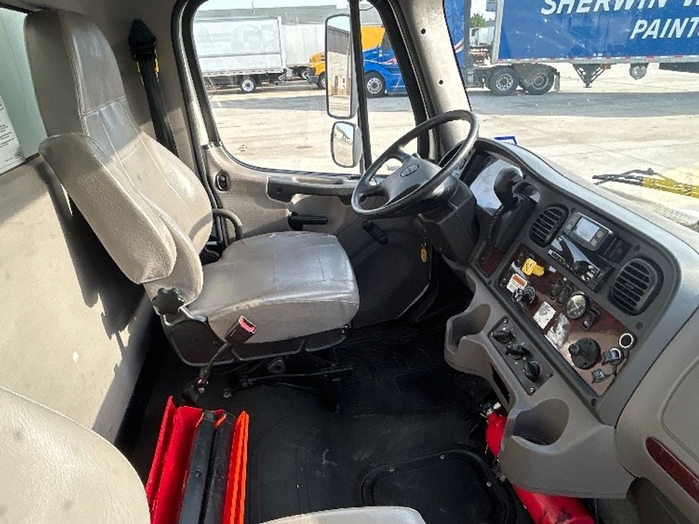 Medium Duty Box Truck-Light and Medium Duty Trucks-Freightliner-2021-M2-Houston-TX-142,872\n\t\tmiles-$ 62,250 - Image 22