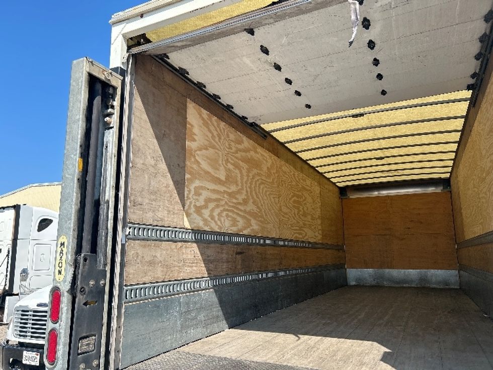 Medium Duty Box Truck-Light and Medium Duty Trucks-Freightliner-2021-M2-Hueytown-AL-106,955\n\t\tmiles-$ 76,000 - Image 11