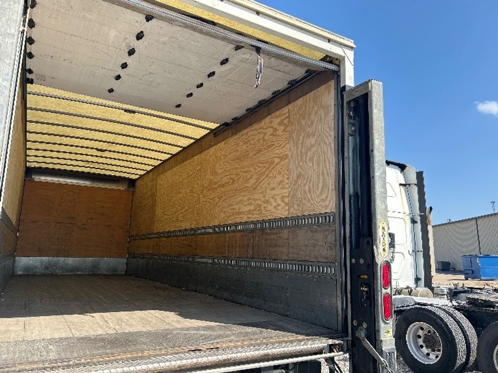 Medium Duty Box Truck-Light and Medium Duty Trucks-Freightliner-2021-M2-Hueytown-AL-106,955\n\t\tmiles-$ 76,000 - Image 12