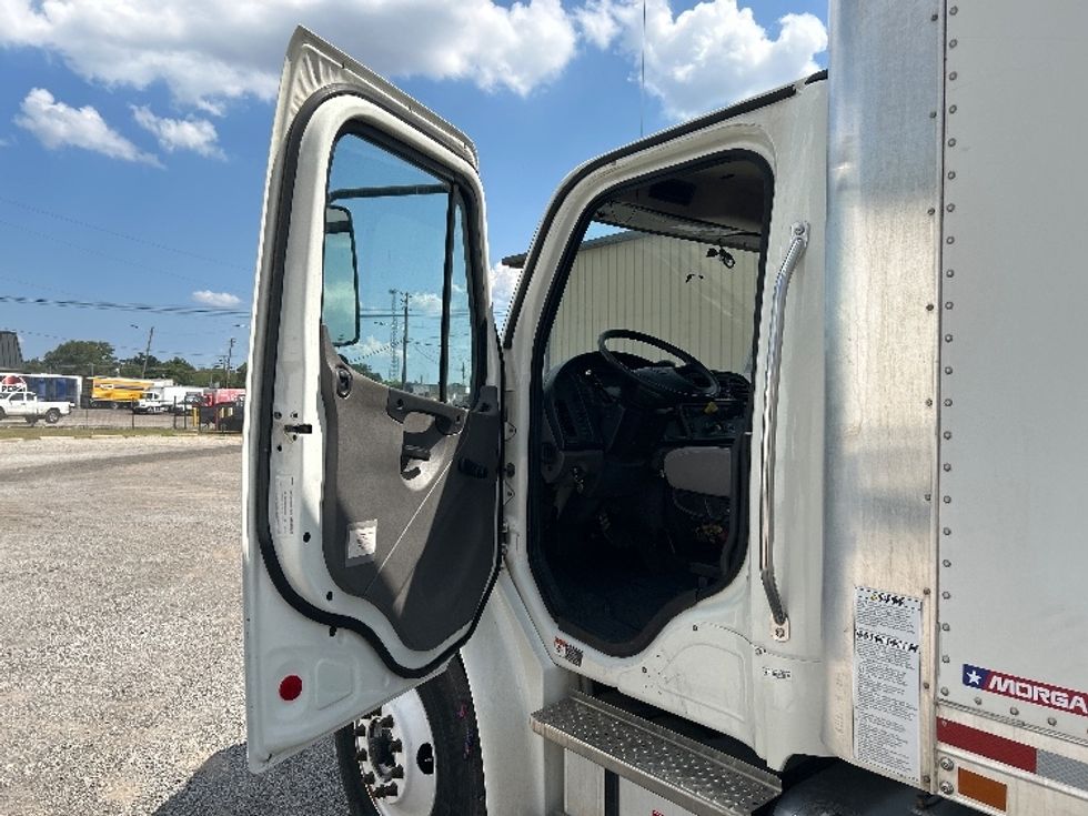 Medium Duty Box Truck-Light and Medium Duty Trucks-Freightliner-2021-M2-Hueytown-AL-106,955\n\t\tmiles-$ 76,000 - Image 16
