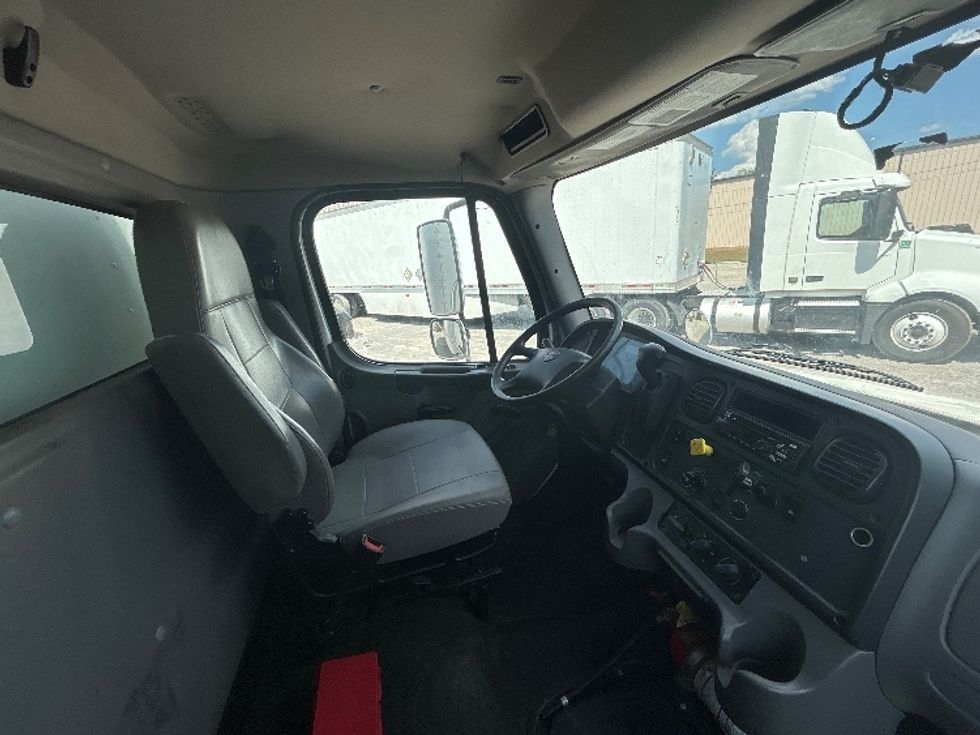 Medium Duty Box Truck-Light and Medium Duty Trucks-Freightliner-2021-M2-Hueytown-AL-106,955\n\t\tmiles-$ 76,000 - Image 22
