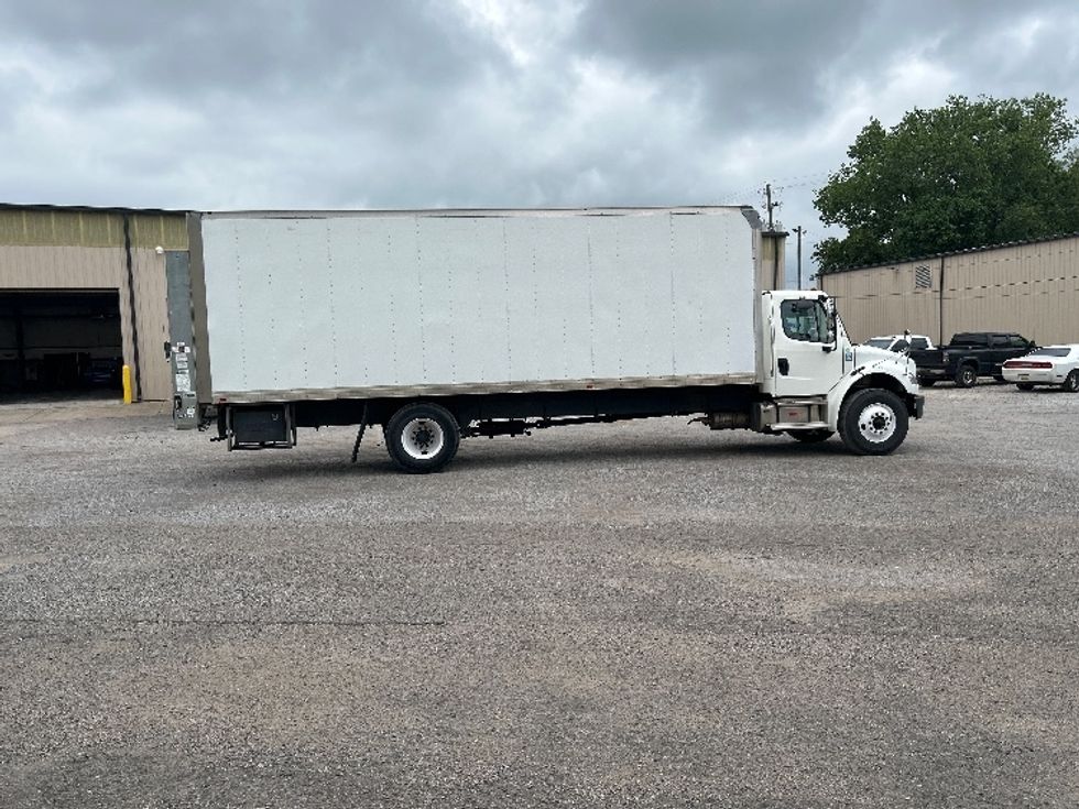 Medium Duty Box Truck-Light and Medium Duty Trucks-Freightliner-2021-M2-Hueytown-AL-187,914\n\t\tmiles-$ 49,000 - Image 15