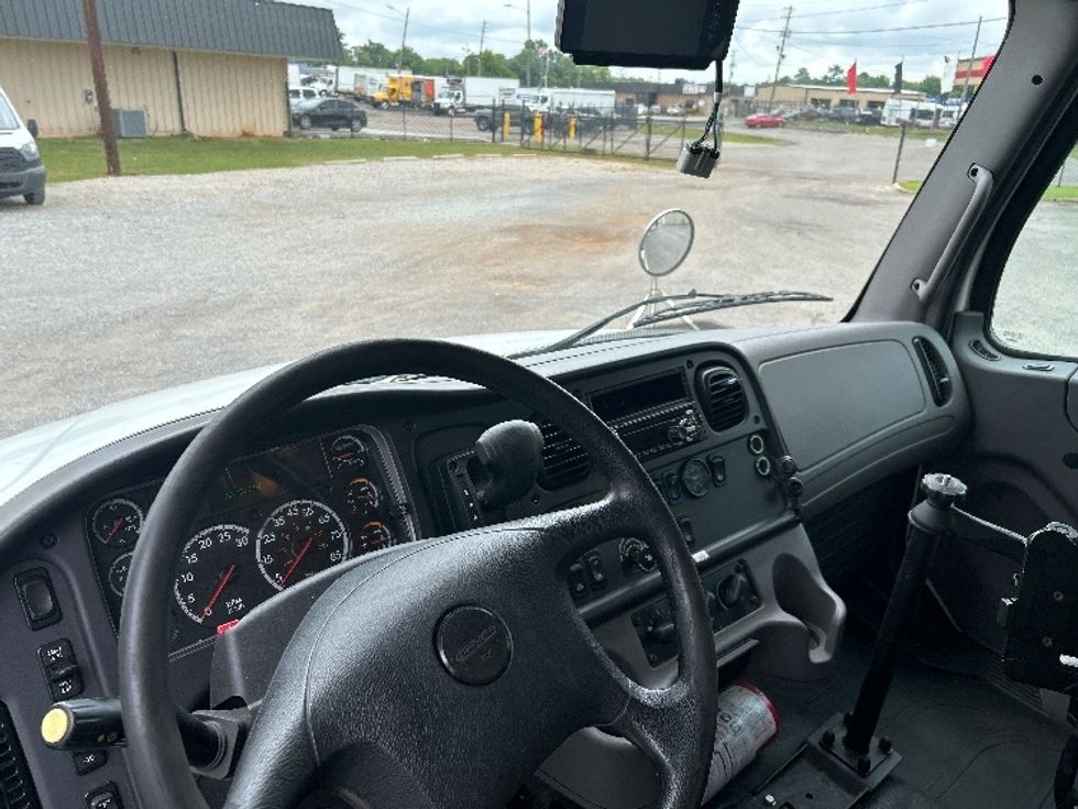 Medium Duty Box Truck-Light and Medium Duty Trucks-Freightliner-2021-M2-Hueytown-AL-187,914\n\t\tmiles-$ 49,000 - Image 17