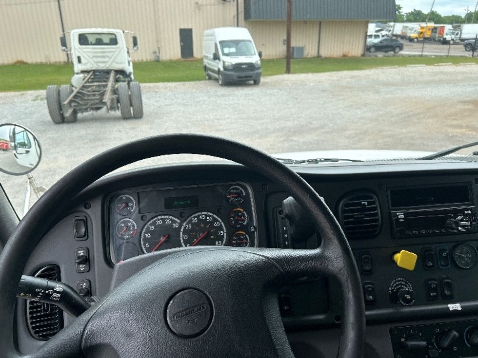 Medium Duty Box Truck-Light and Medium Duty Trucks-Freightliner-2021-M2-Hueytown-AL-187,914\n\t\tmiles-$ 49,000 - Image 18