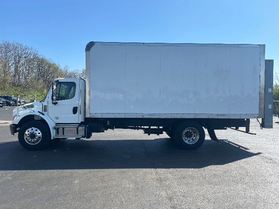 Medium Duty Box Truck-Light and Medium Duty Trucks-Freightliner-2021-M2-Indianapolis-IN-200,621\n\t\tmiles-$ 38,750 - Image 4