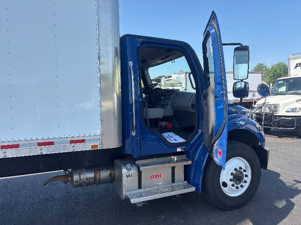 Medium Duty Box Truck-Light and Medium Duty Trucks-Freightliner-2021-M2-Indianapolis-IN-218,695\n\t\tmiles-$ 47,500 - Image 18