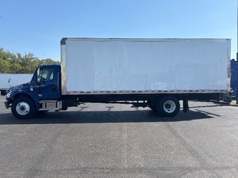 Medium Duty Box Truck-Light and Medium Duty Trucks-Freightliner-2021-M2-Indianapolis-IN-218,695\n\t\tmiles-$ 47,500 - Image 4