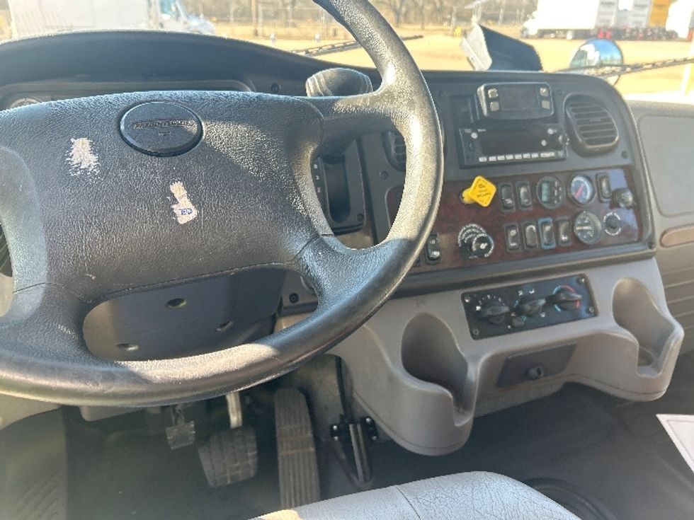 Medium Duty Box Truck-Light and Medium Duty Trucks-Freightliner-2021-M2-Jackson-MS-138,214\n\t\tmiles-$ 62,000 - Image 18