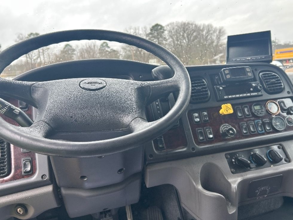 Medium Duty Box Truck-Light and Medium Duty Trucks-Freightliner-2021-M2-Jackson-MS-170,305\n\t\tmiles-$ 56,750 - Image 18