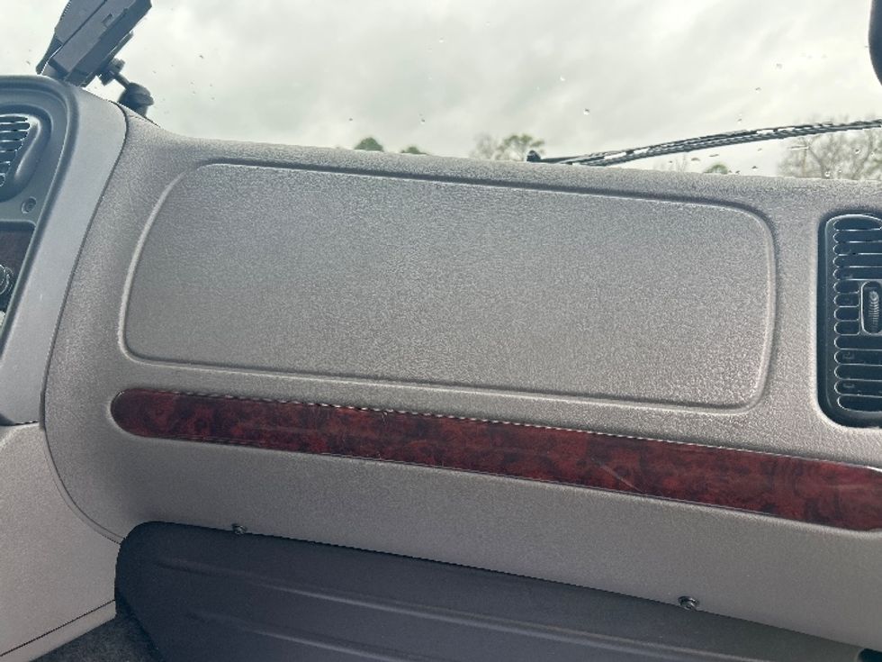 Medium Duty Box Truck-Light and Medium Duty Trucks-Freightliner-2021-M2-Jackson-MS-170,305\n\t\tmiles-$ 56,750 - Image 21