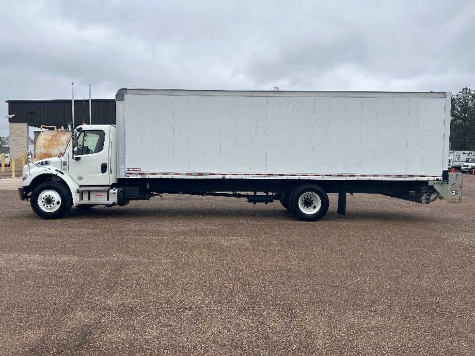 Medium Duty Box Truck-Light and Medium Duty Trucks-Freightliner-2021-M2-Jackson-MS-170,305\n\t\tmiles-$ 56,750 - Image 4