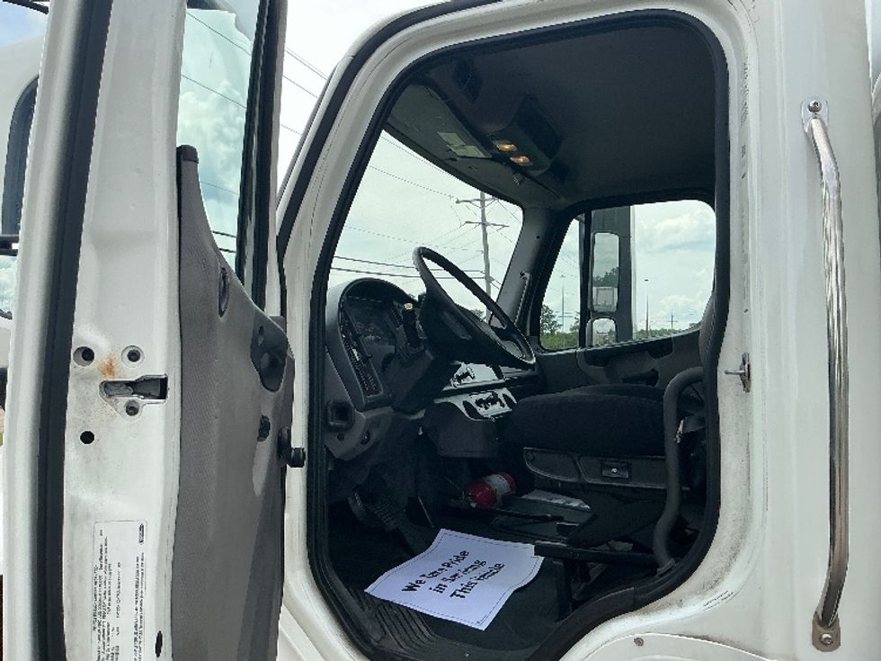 Medium Duty Box Truck-Light and Medium Duty Trucks-Freightliner-2021-M2-Jackson-MS-323,055\n\t\tmiles-$ 33,750 - Image 16