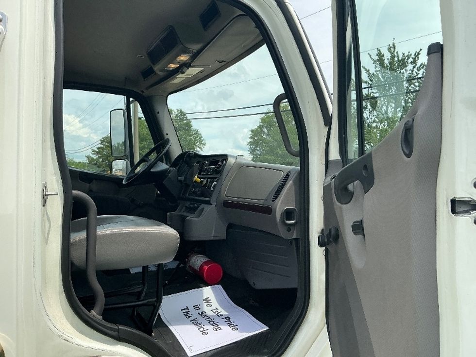 Medium Duty Box Truck-Light and Medium Duty Trucks-Freightliner-2021-M2-Jackson-MS-323,055\n\t\tmiles-$ 33,750 - Image 20