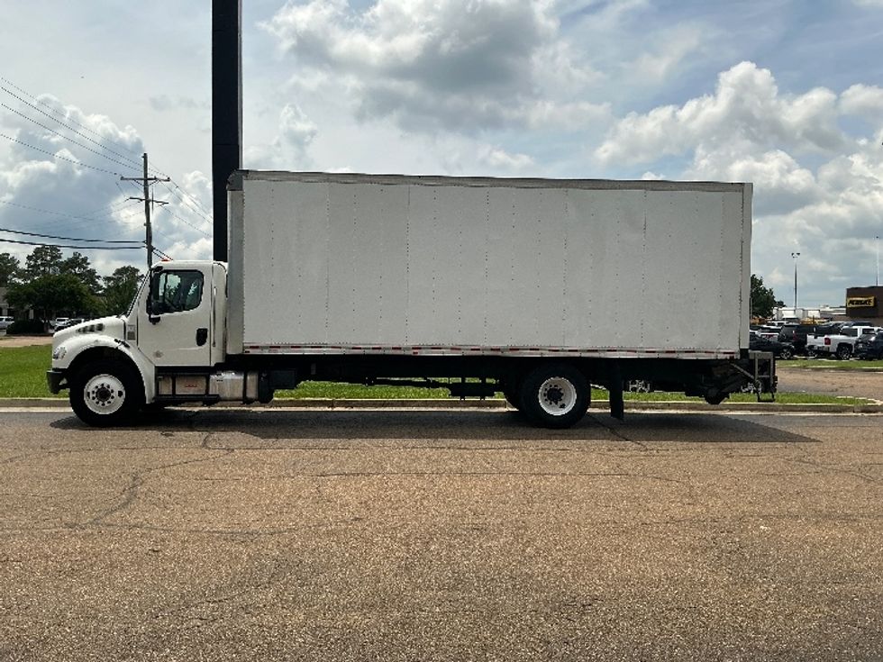 Medium Duty Box Truck-Light and Medium Duty Trucks-Freightliner-2021-M2-Jackson-MS-323,055\n\t\tmiles-$ 33,750 - Image 4