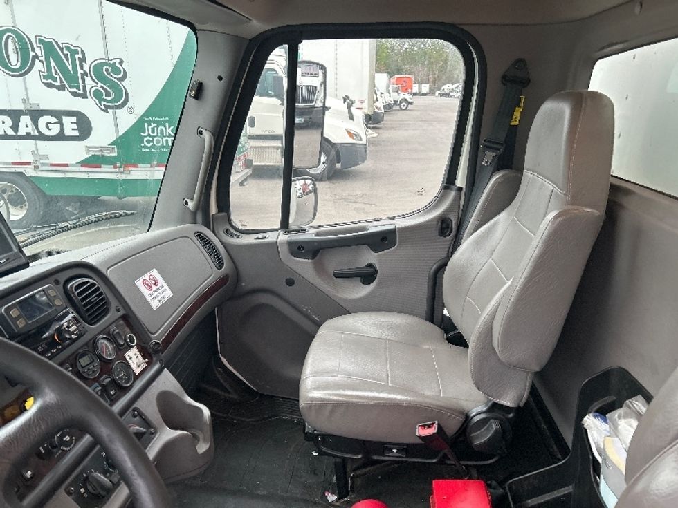 Medium Duty Box Truck-Light and Medium Duty Trucks-Freightliner-2021-M2-Jacksonville-FL-124,215\n\t\tmiles-$ 64,250 - Image 19