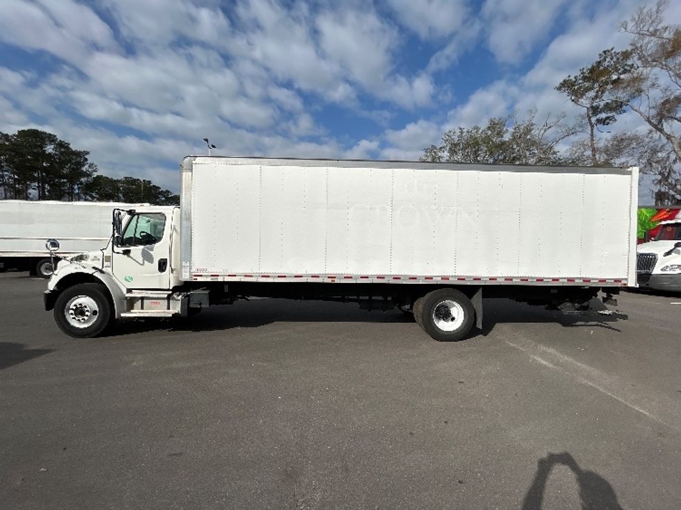 Medium Duty Box Truck-Light and Medium Duty Trucks-Freightliner-2021-M2-Jacksonville-FL-124,215\n\t\tmiles-$ 64,250 - Image 4