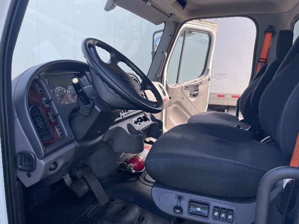 Medium Duty Box Truck-Light and Medium Duty Trucks-Freightliner-2021-M2-Jacksonville-FL-300,264\n\t\tmiles-$ 27,750 - Image 17