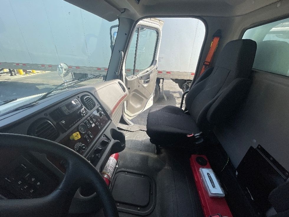 Medium Duty Box Truck-Light and Medium Duty Trucks-Freightliner-2021-M2-Jacksonville-FL-300,264\n\t\tmiles-$ 27,750 - Image 19