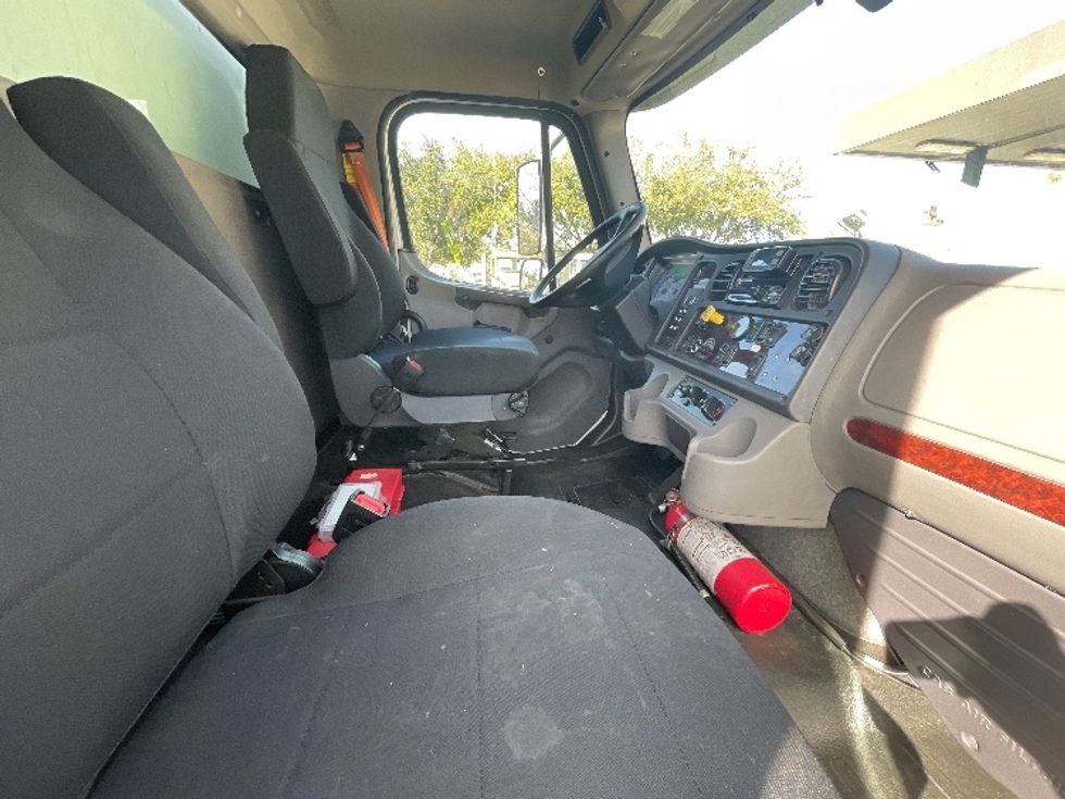 Medium Duty Box Truck-Light and Medium Duty Trucks-Freightliner-2021-M2-Jacksonville-FL-300,264\n\t\tmiles-$ 27,750 - Image 22