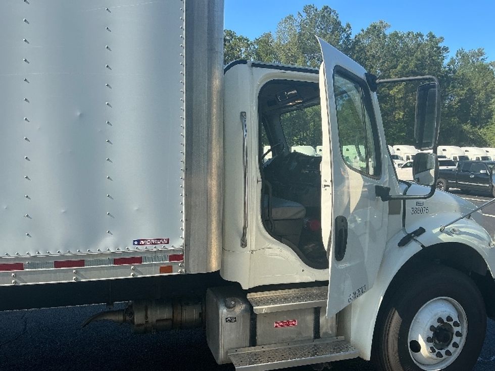 Medium Duty Box Truck-Light and Medium Duty Trucks-Freightliner-2021-M2-Jacksonville-FL-94,725\n\t\tmiles-$ 71,250 - Image 20
