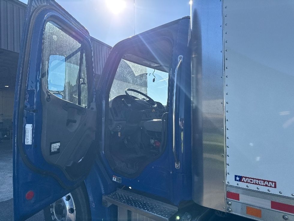 Medium Duty Box Truck-Light and Medium Duty Trucks-Freightliner-2021-M2-Jessup-MD-164,155\n\t\tmiles-$ 53,500 - Image 16