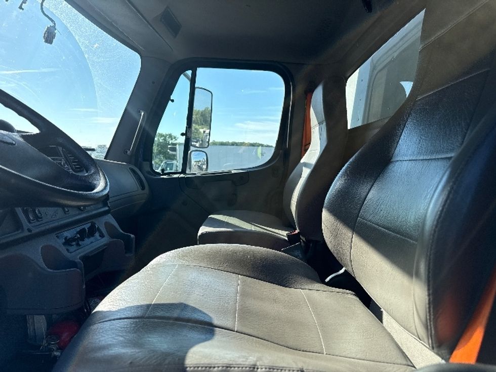 Medium Duty Box Truck-Light and Medium Duty Trucks-Freightliner-2021-M2-Jessup-MD-164,155\n\t\tmiles-$ 53,500 - Image 19