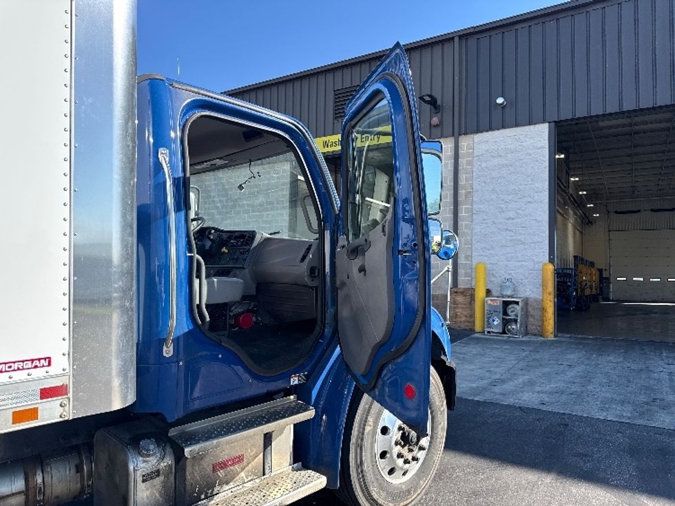 Medium Duty Box Truck-Light and Medium Duty Trucks-Freightliner-2021-M2-Jessup-MD-164,155\n\t\tmiles-$ 53,500 - Image 20