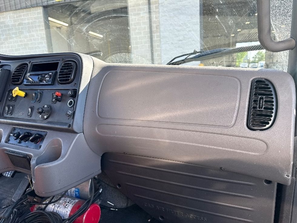 Medium Duty Box Truck-Light and Medium Duty Trucks-Freightliner-2021-M2-Jessup-MD-164,155\n\t\tmiles-$ 53,500 - Image 21
