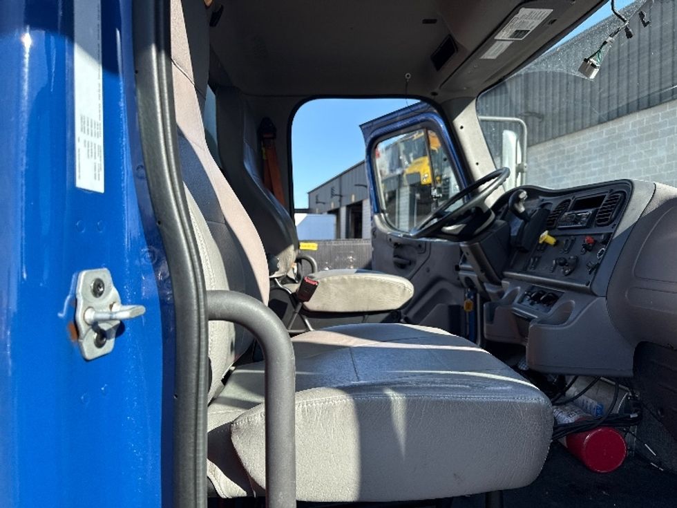 Medium Duty Box Truck-Light and Medium Duty Trucks-Freightliner-2021-M2-Jessup-MD-164,155\n\t\tmiles-$ 53,500 - Image 22