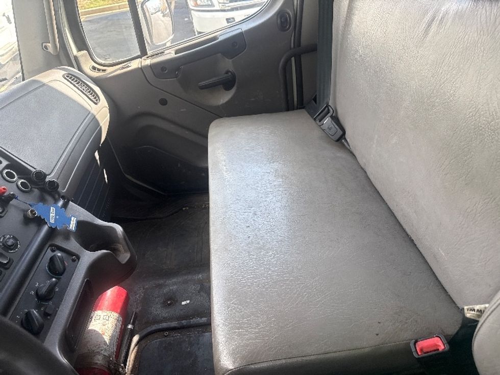 Medium Duty Box Truck-Light and Medium Duty Trucks-Freightliner-2021-M2-Jessup-MD-204,461\n\t\tmiles-$ 55,500 - Image 19