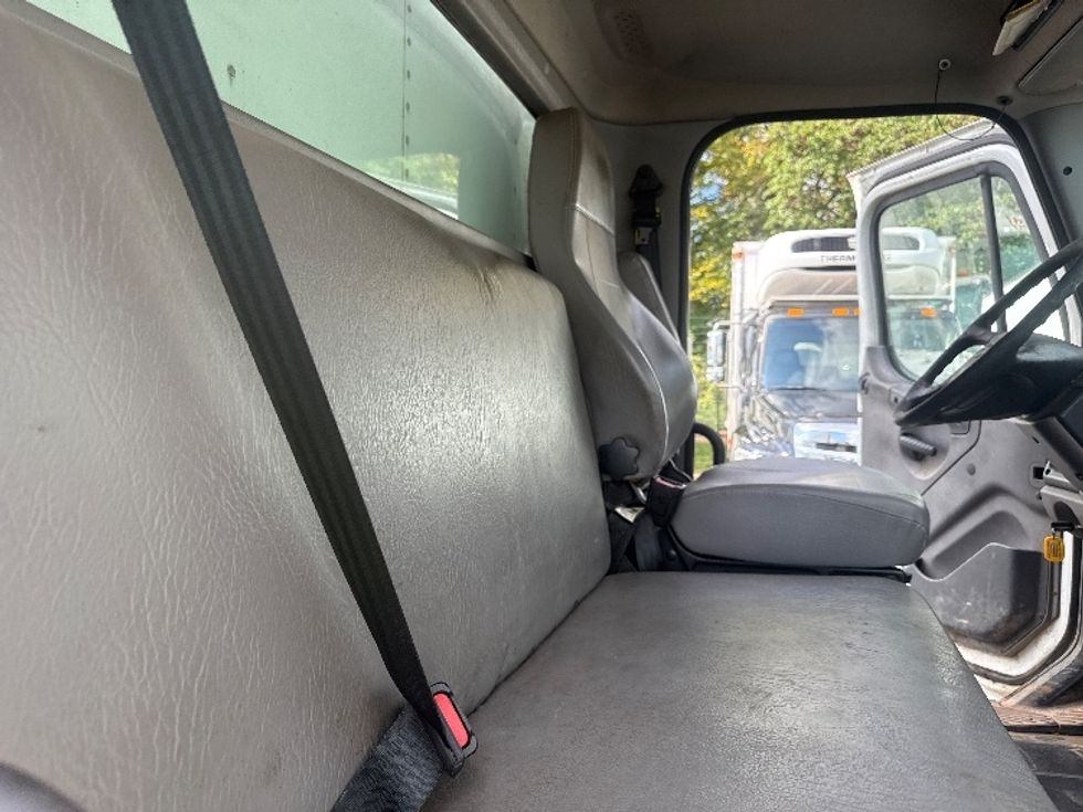 Medium Duty Box Truck-Light and Medium Duty Trucks-Freightliner-2021-M2-Jessup-MD-204,461\n\t\tmiles-$ 55,500 - Image 22