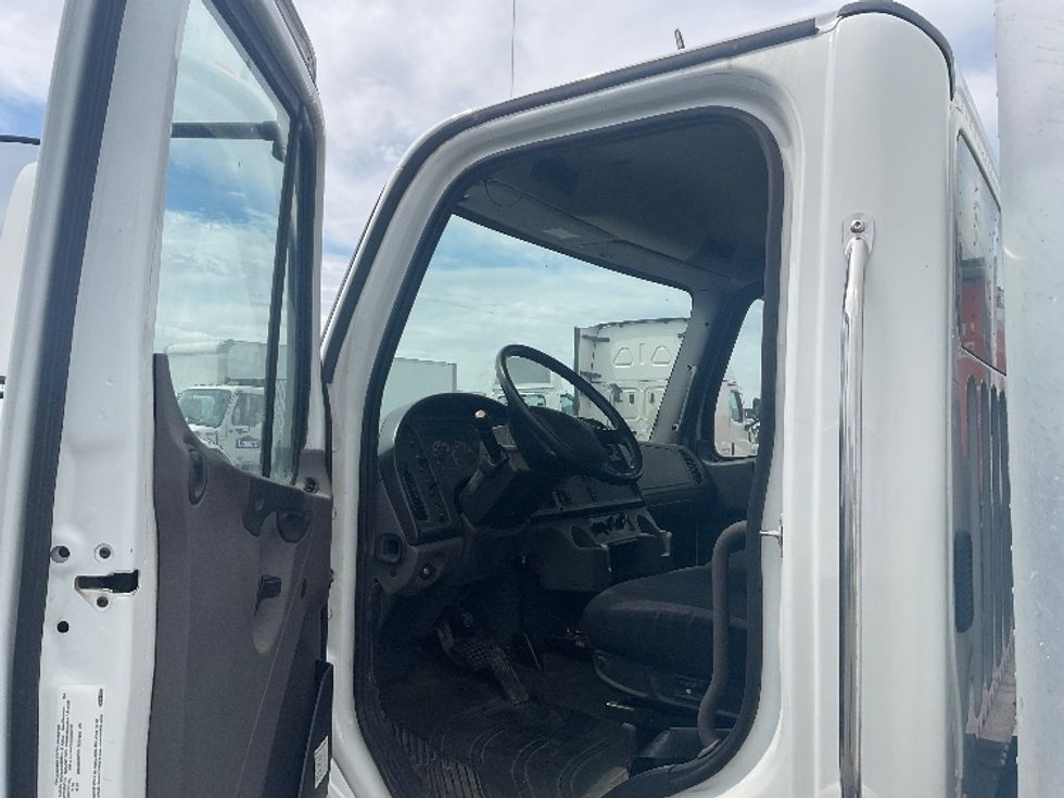 Medium Duty Box Truck-Light and Medium Duty Trucks-Freightliner-2021-M2-Kansas City-MO-184,901\n\t\tmiles-$ 55,500 - Image 15