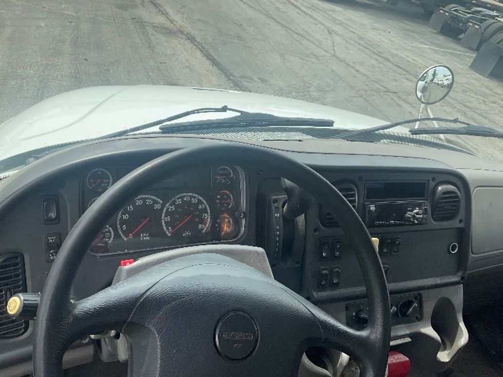 Medium Duty Box Truck-Light and Medium Duty Trucks-Freightliner-2021-M2-Kansas City-MO-184,901\n\t\tmiles-$ 55,500 - Image 17