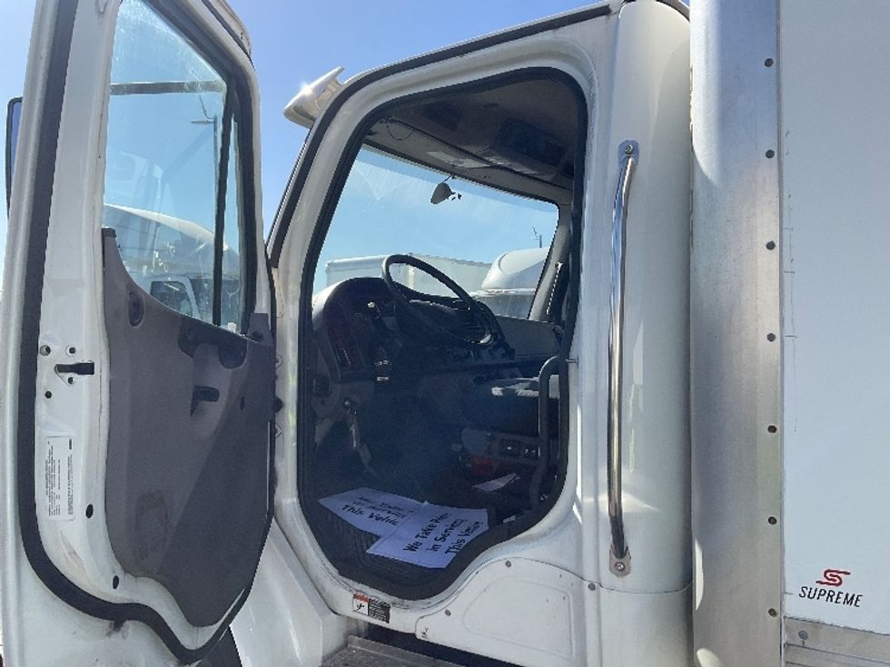 Medium Duty Box Truck-Light and Medium Duty Trucks-Freightliner-2021-M2-Kansas City-MO-324,942\n\t\tmiles-$ 25,000 - Image 14
