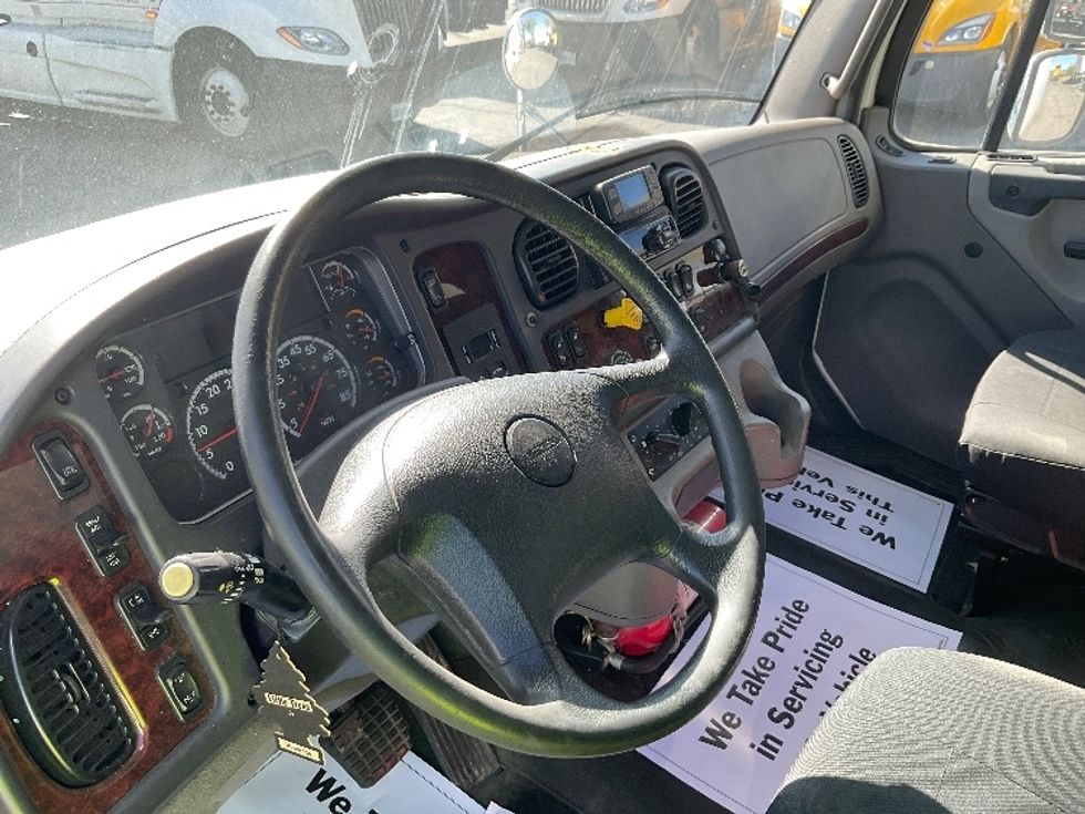 Medium Duty Box Truck-Light and Medium Duty Trucks-Freightliner-2021-M2-Kansas City-MO-324,942\n\t\tmiles-$ 25,000 - Image 15