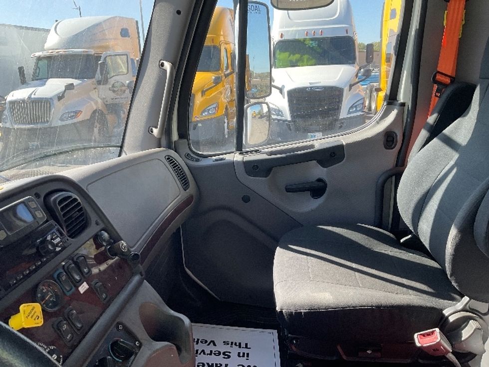 Medium Duty Box Truck-Light and Medium Duty Trucks-Freightliner-2021-M2-Kansas City-MO-324,942\n\t\tmiles-$ 25,000 - Image 17