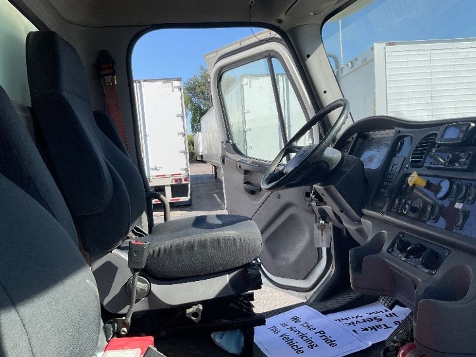 Medium Duty Box Truck-Light and Medium Duty Trucks-Freightliner-2021-M2-Kansas City-MO-324,942\n\t\tmiles-$ 25,000 - Image 20