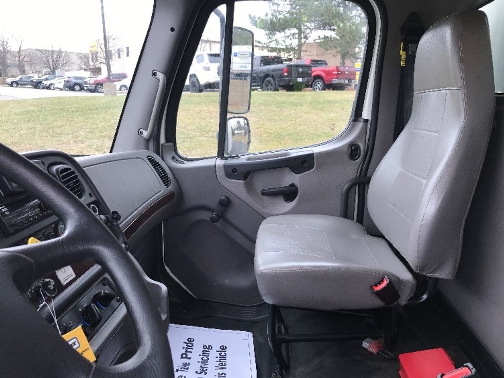 Medium Duty Box Truck-Light and Medium Duty Trucks-Freightliner-2021-M2-Kansas City-MO-93,336\n\t\tmiles-$ 73,000 - Image 19